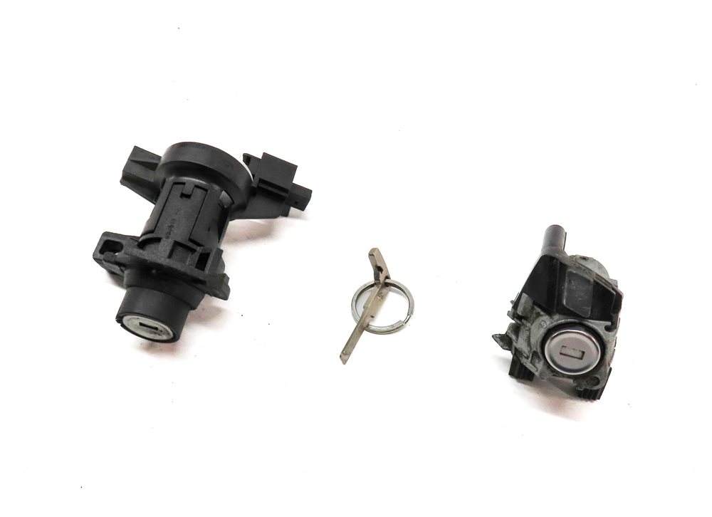2012 MERCEDES E350 (W212) LEFT DRIVER DOOR REAR TRUNK LOCK CYLINDER KEY SET/3