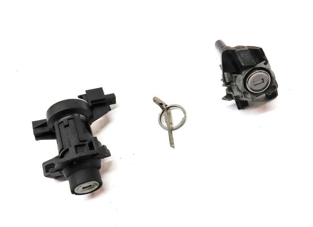 Thumbnail 3: 2012 MERCEDES E350 (W212) LEFT DRIVER DOOR REAR TRUNK LOCK CYLINDER KEY SET/3
