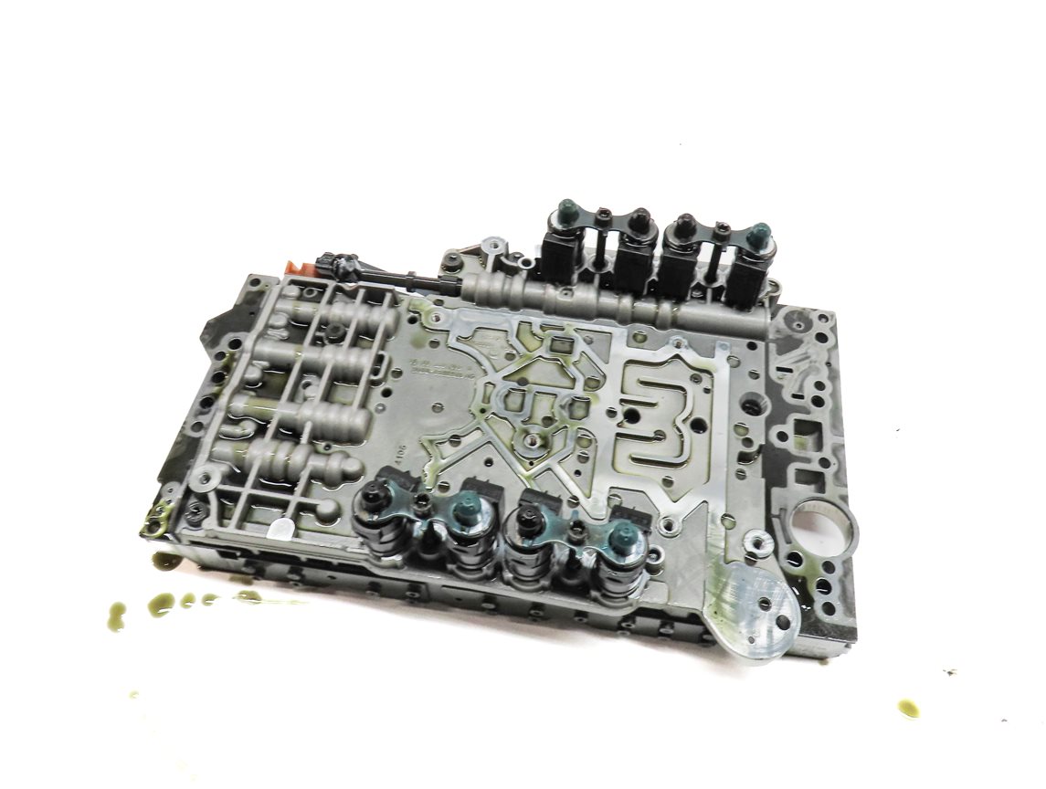 Thumbnail 1: 2012 MERCEDES E350 SEDAN (W212) AUTOMATIC TRANSMISSION VALVE BODY BLOCK