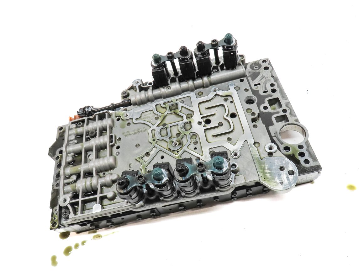 Thumbnail 3: 2012 MERCEDES E350 SEDAN (W212) AUTOMATIC TRANSMISSION VALVE BODY BLOCK