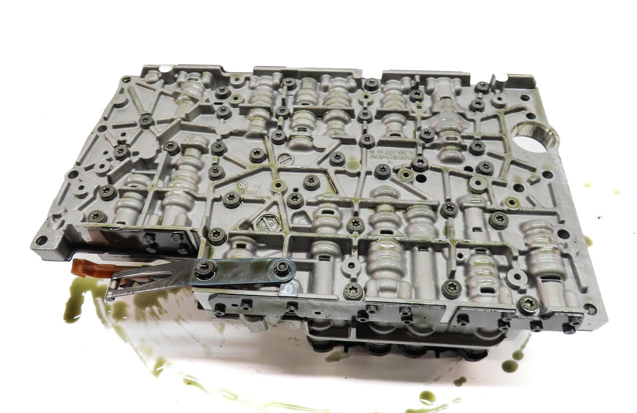 Thumbnail 6: 2012 MERCEDES E350 SEDAN (W212) AUTOMATIC TRANSMISSION VALVE BODY BLOCK