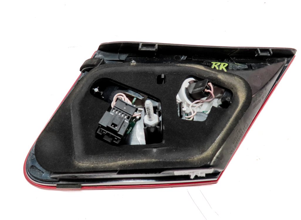 Thumbnail 6: 2010-2013 MERCEDES E300 E350 E400 E550 (W212) RIGHT INNER TAILLIGHT LIGHT LAMP