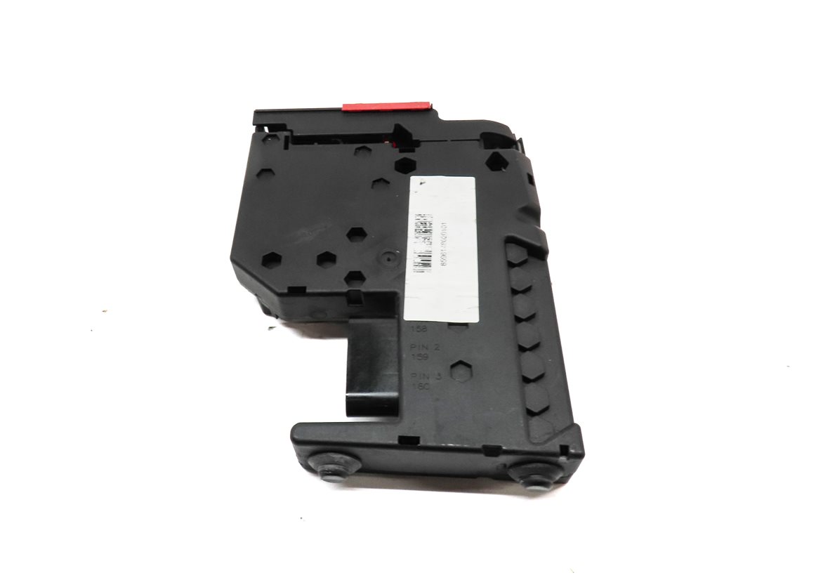 Thumbnail 5: 2013 MERCEDES E350 SEDAN (W212) 3.5L ENGINE POSITIVE TERMINAL POWER JUNCTION BOX