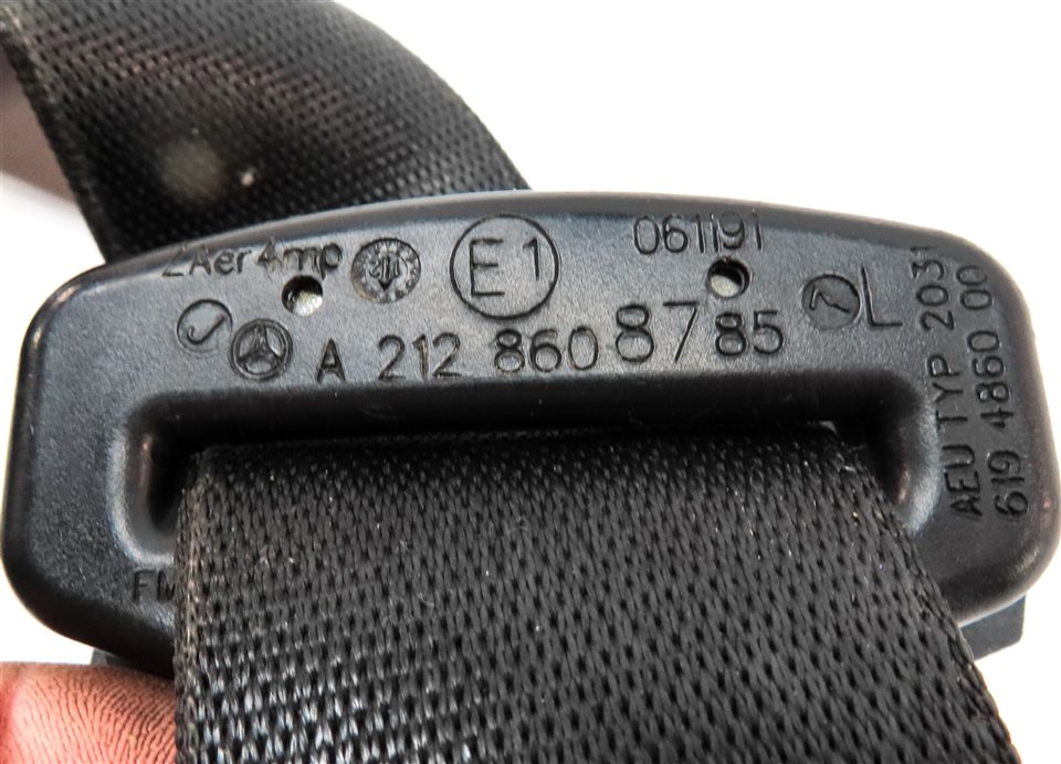 Thumbnail 5: 12-16 MERCEDES E CLS CLASS (W212 W218) LEFT DRIVER SEATBELT RETRACTOR (Black)