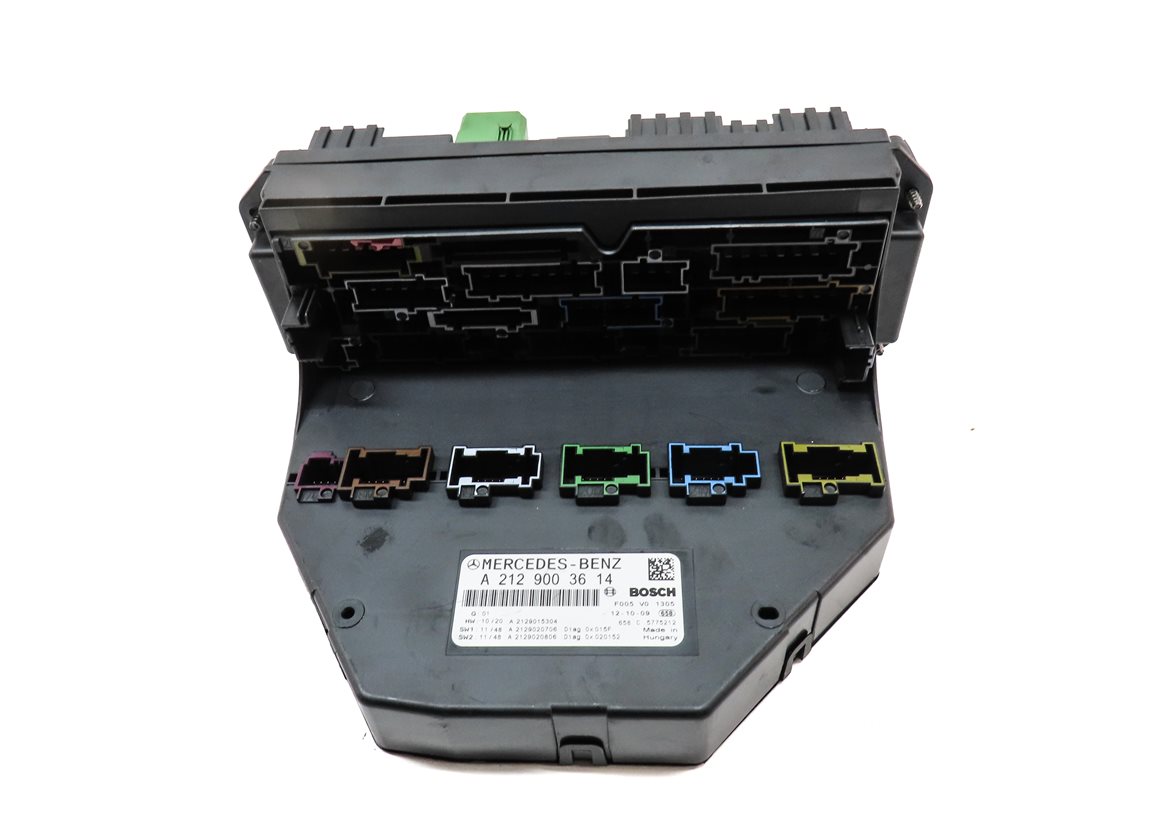 Thumbnail 2: 2013 MERCEDES E350 SEDAN (W212) FRONT SIGNAL ACQUISITION SAM CONTROL MODULE