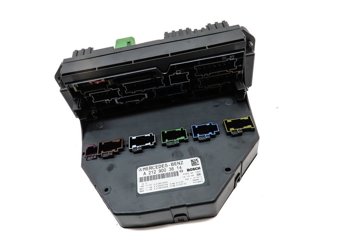 Thumbnail 3: 2013 MERCEDES E350 SEDAN (W212) FRONT SIGNAL ACQUISITION SAM CONTROL MODULE