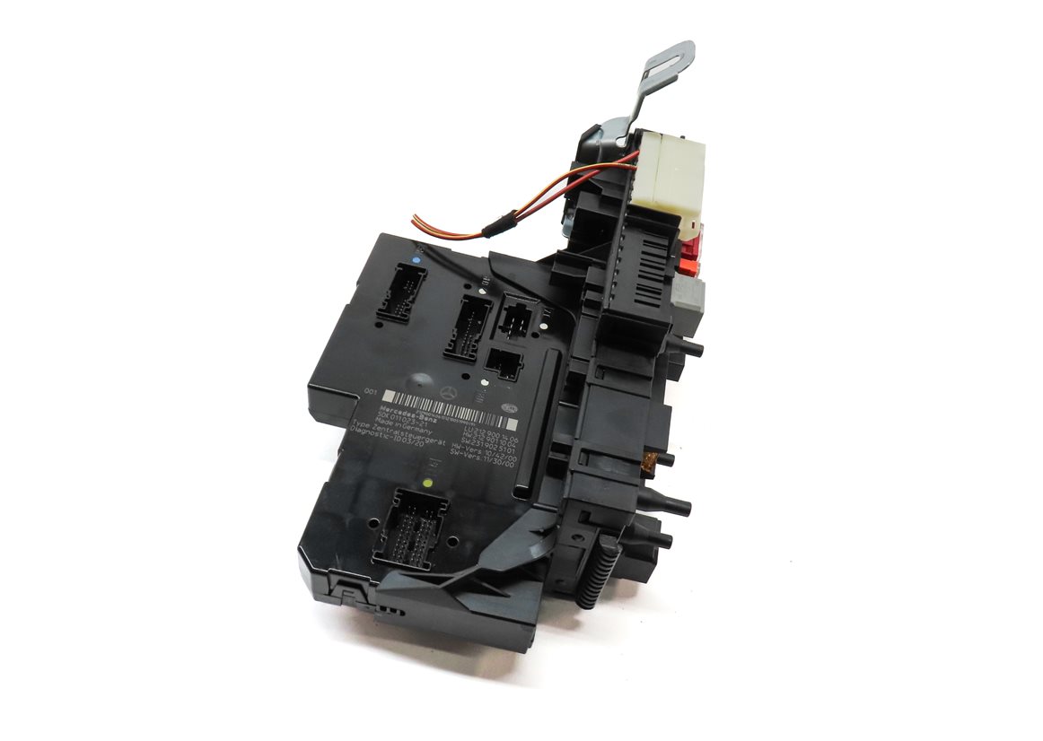 2013 MERCEDES E350 SEDAN (W212) REAR SIGNAL ACQUISIONS SAM CONTROL MODULE