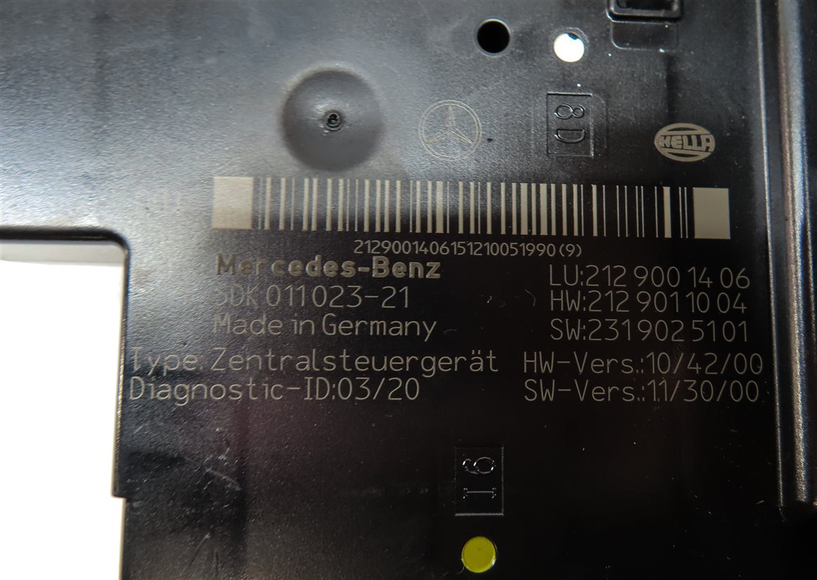 Thumbnail 4: 2013 MERCEDES E350 SEDAN (W212) REAR SIGNAL ACQUISIONS SAM CONTROL MODULE