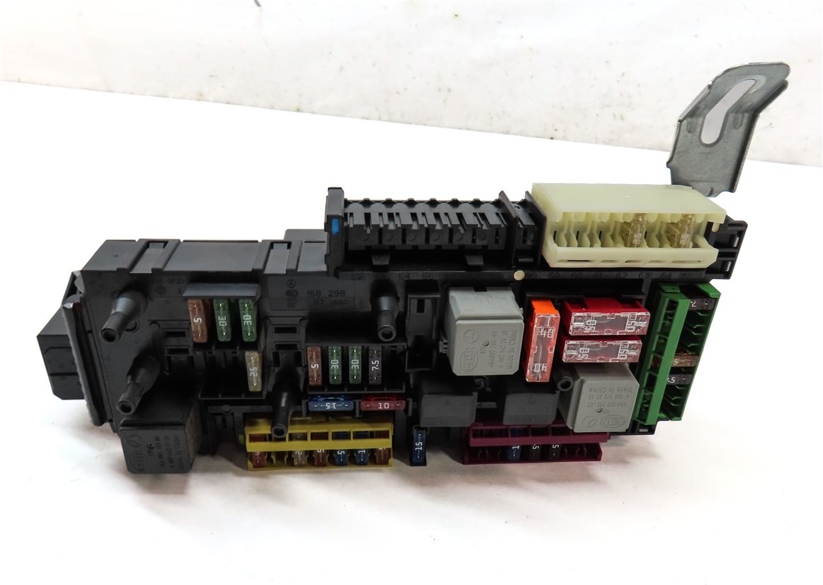 Thumbnail 5: 2013 MERCEDES E350 SEDAN (W212) REAR SIGNAL ACQUISIONS SAM CONTROL MODULE