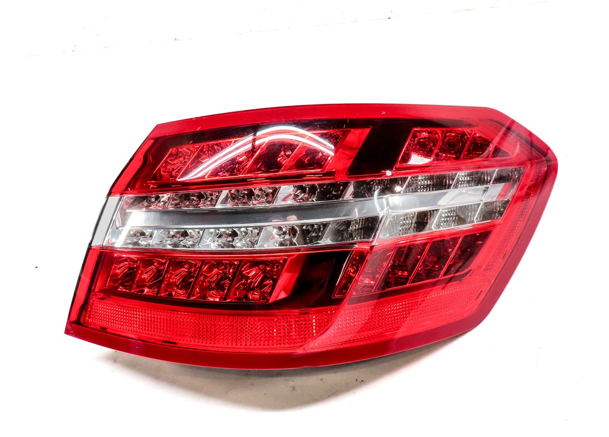 Thumbnail 3: 10-13 MERCEDES E-CLASS (W212) RIGHT HEATED MEMORY AUTODIM DOOR MIRROR (Black)