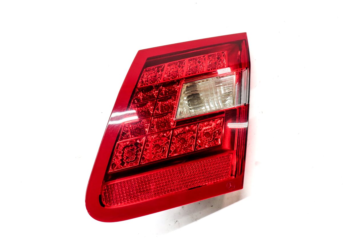 Thumbnail 3: 2010-2013 MERCEDES E300 E350 E400 E550 (W212) RIGHT INNER TAILLIGHT LIGHT LAMP