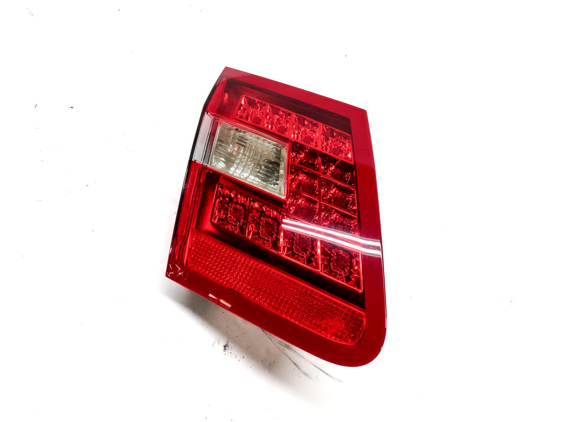 Thumbnail 4: 10-13 MERCEDES E-CLASS (W212) SEDAN LEFT REAR INNER TRUNK TAILLIGHT LIGHT LAMP