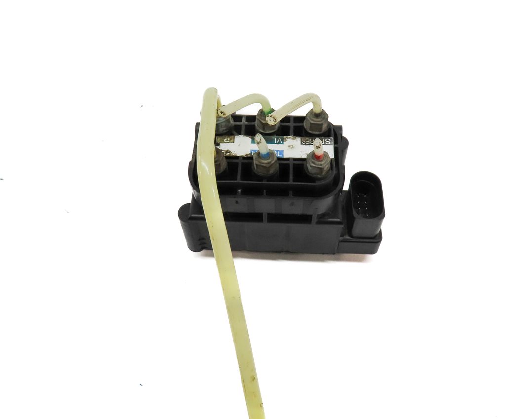 Thumbnail 5: 2010 MERCEDES GL450 (X164) AIR SUSPENSION RIDE HEIGHT VALVE BLOCK SOLENOID