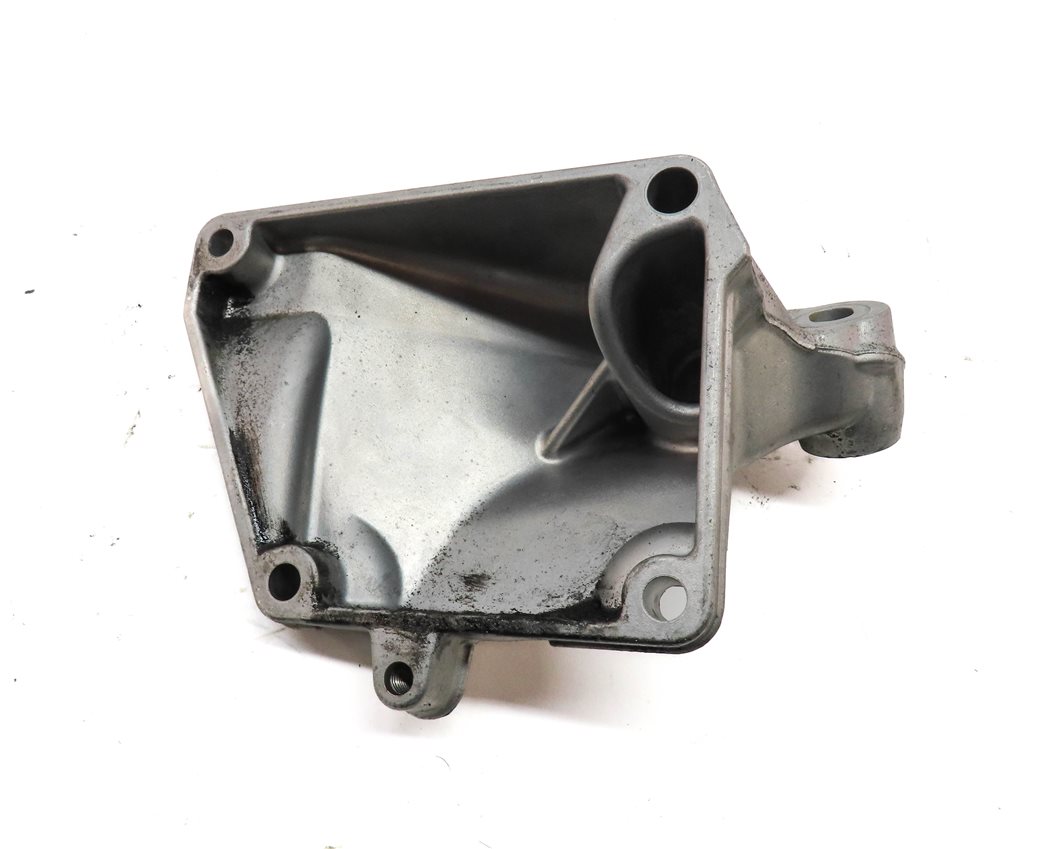 Thumbnail 4: 2010 MERCEDES GL450 (X164) 4.6L ENGINE FRONT RIGHT PASSENGER MOTOR MOUNT BRACKET