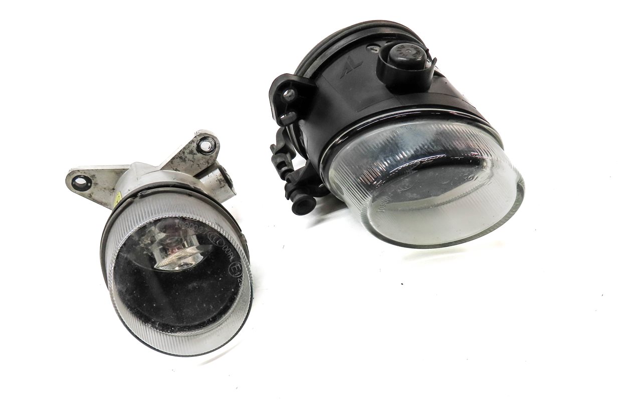 Thumbnail 3: 2006-2013 MERCEDES C300 C350 GL320 GL450 GL550 ML320 ML350 RIGHT FOGLIGHT LAMP