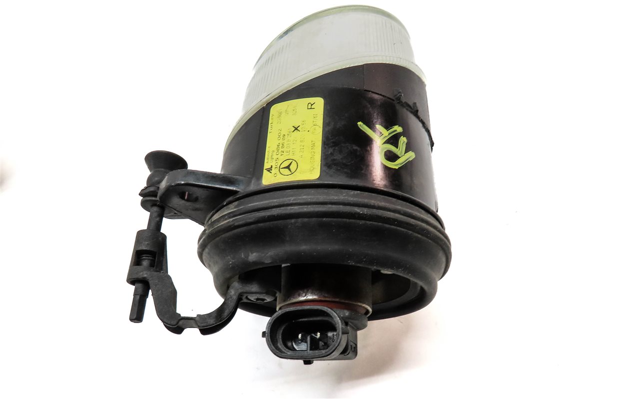 Thumbnail 5: 2006-2013 MERCEDES C300 C350 GL320 GL450 GL550 ML320 ML350 RIGHT FOGLIGHT LAMP