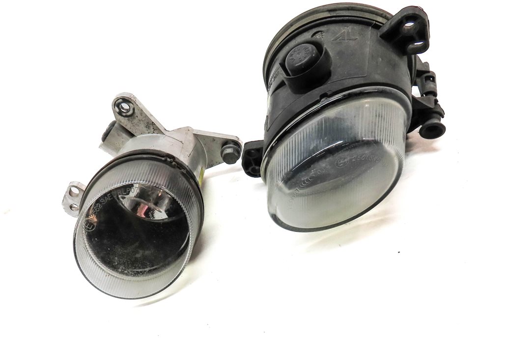 Thumbnail 2: 06-13 MERCEDES B C CL GL GLA ML S CLS (X164 X204 W164 W221) LEFT FOGLIGHT LAMP