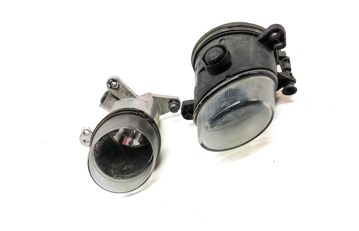 Thumbnail 3: 06-13 MERCEDES B C CL GL GLA ML S CLS (X164 X204 W164 W221) LEFT FOGLIGHT LAMP