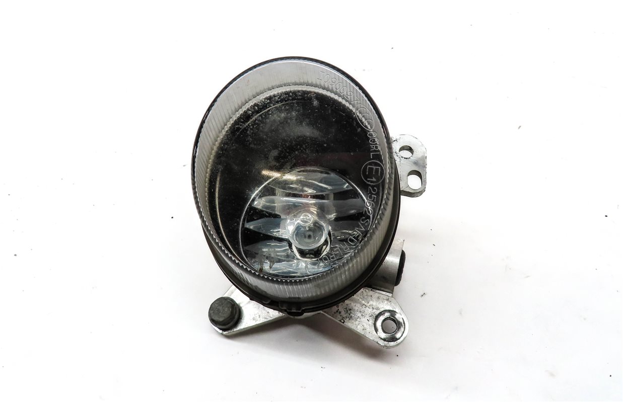 Thumbnail 8: 06-13 MERCEDES B C CL GL GLA ML S CLS (X164 X204 W164 W221) LEFT FOGLIGHT LAMP