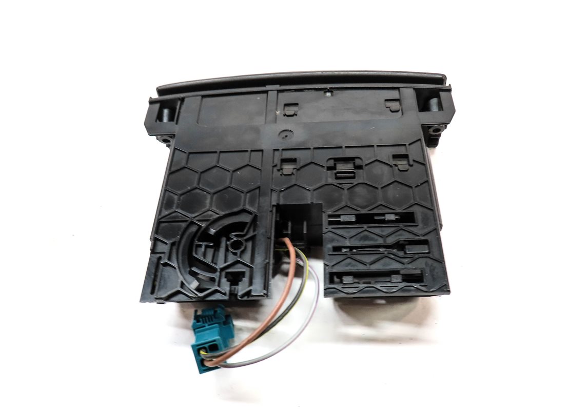 Thumbnail 4: 2010 MERCEDES GL450 (X164) FRONT CENTER CONSOLE ASHTRAY w/ 12 LIGHTER OUTLET