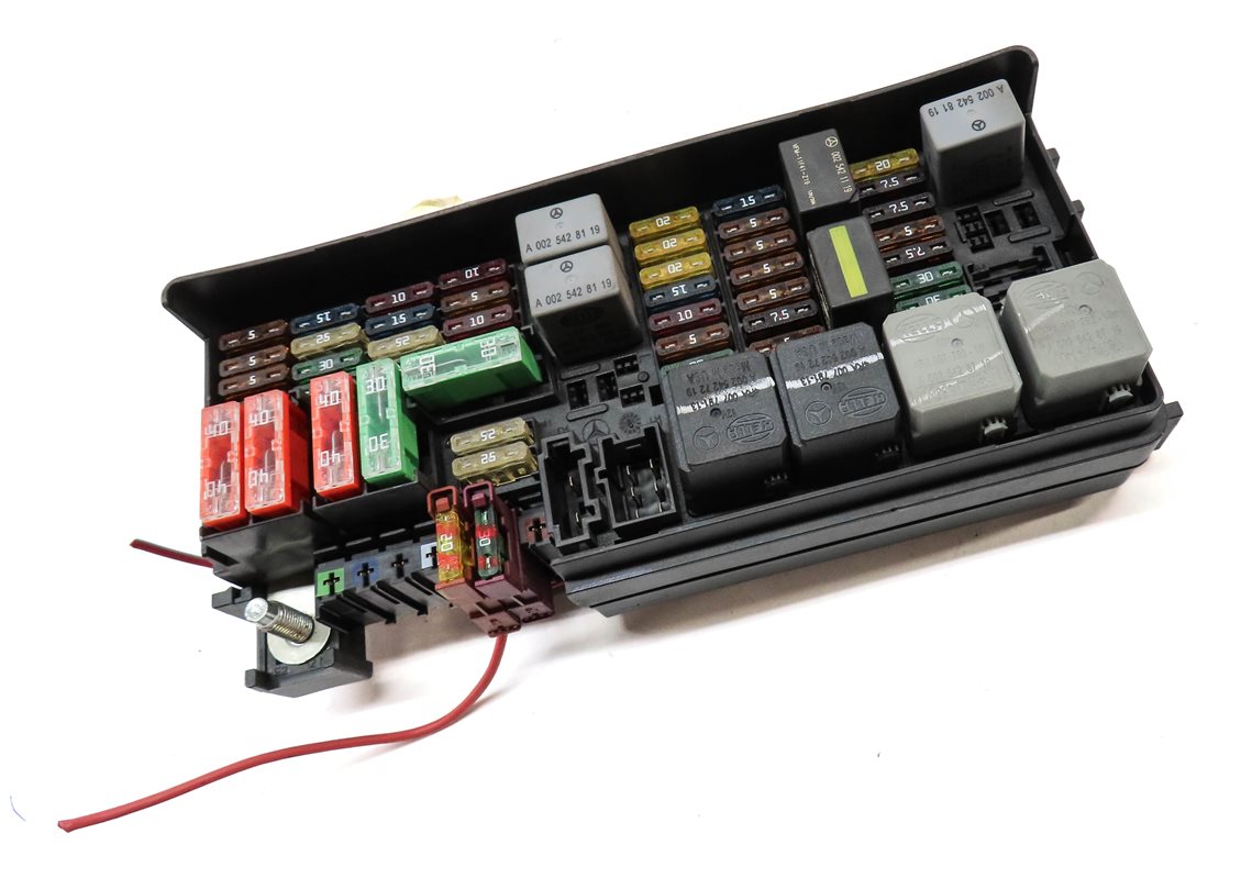 Thumbnail 3: 2010 MERCEDES GL450 (X164) 4.6L (273.923) REAR SAM FUSE CONTROL RELAY BOX