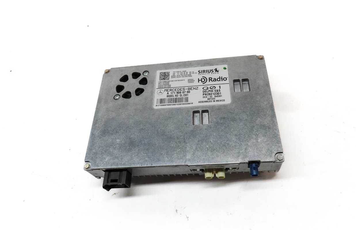 Thumbnail 2: 2010 MERCEDES GL450 (X164) SIRIUS SATELLITE RADIO CONTROL MODULE