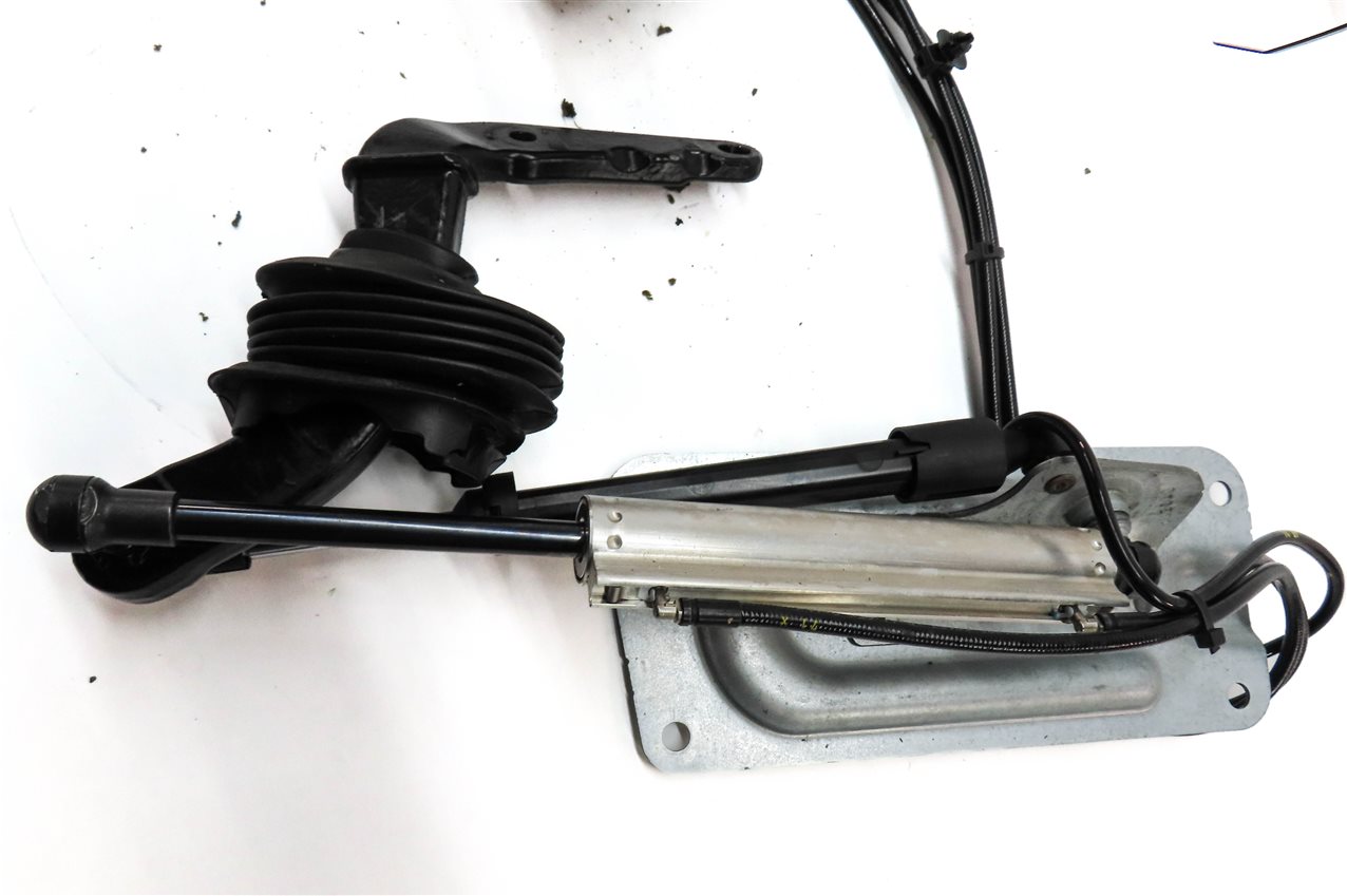 Thumbnail 4: 10-12 GL450 GL550 W164 X164 REAR TRUNK HATCH LIFT ASSIST MOTOR ASSEMBLY