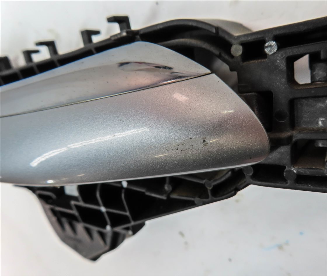 Thumbnail 7: 2010 MERCEDES GL450 (X164) REAR RIGHT EXTERIOR STANDARD DOOR HANDLE (Silver)