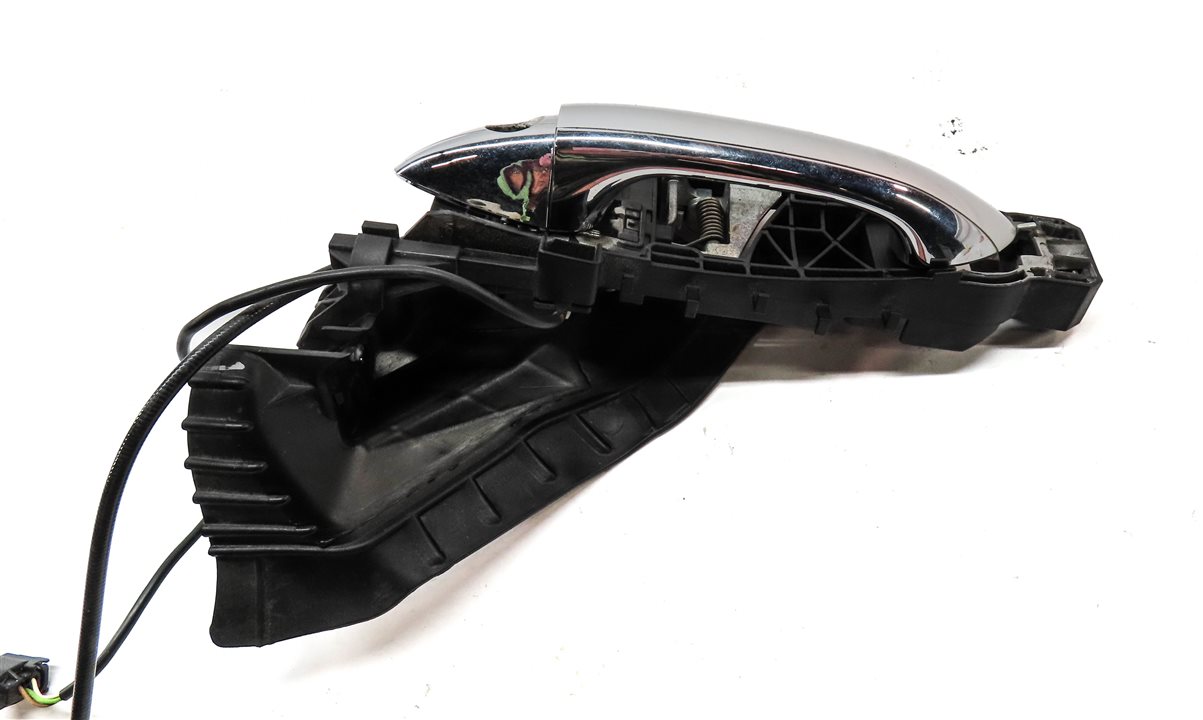 Thumbnail 4: 2010 MERCEDES GL450 (X164) FRONT LEFT DRIVER EXTERIOR DOOR HANDLE (Silver)