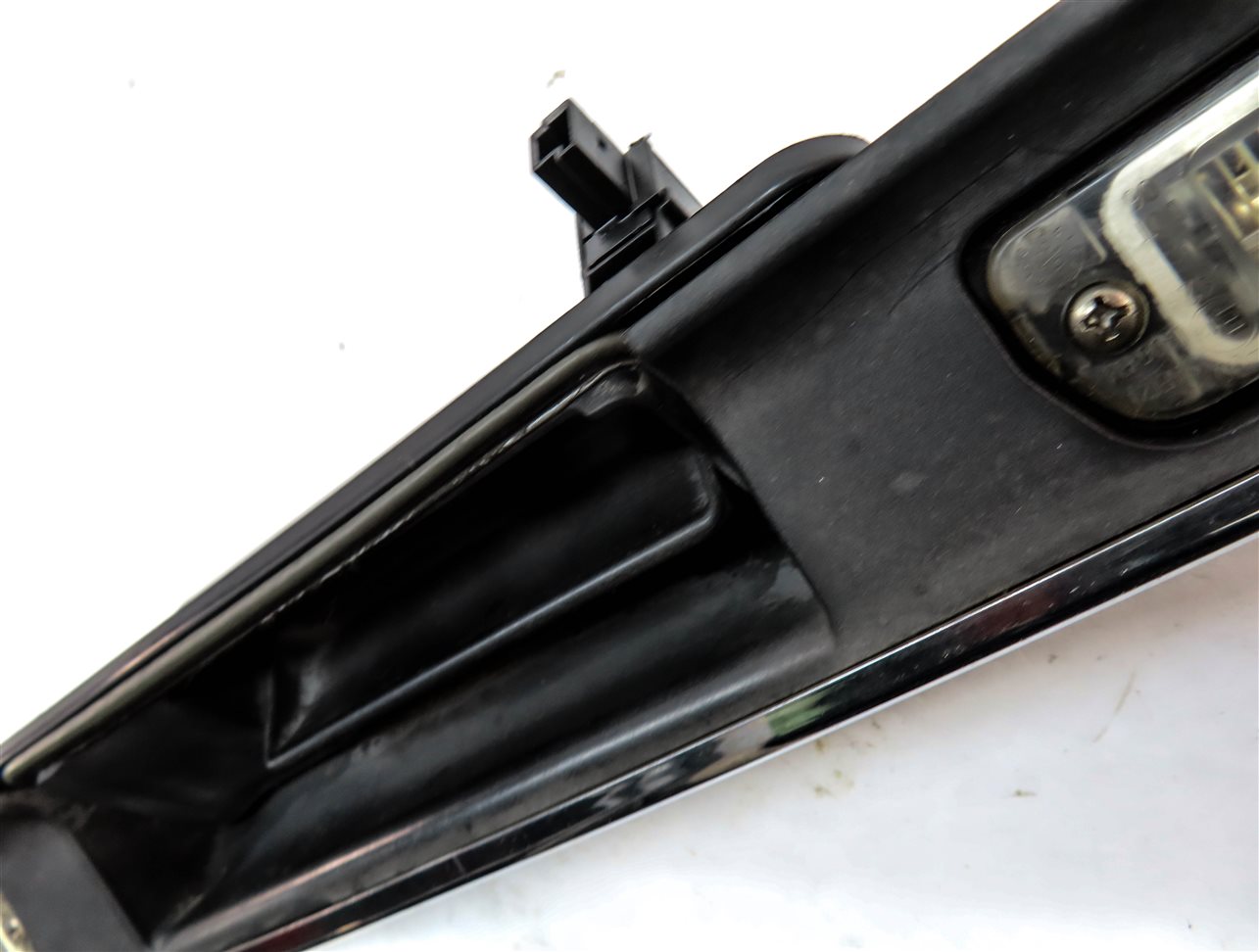 Thumbnail 8: 10 MERCEDES GL450 (X164) REAR TRUNK HATCH LID LICENSE PLATE LIGHT TRIM w/ HANDLE