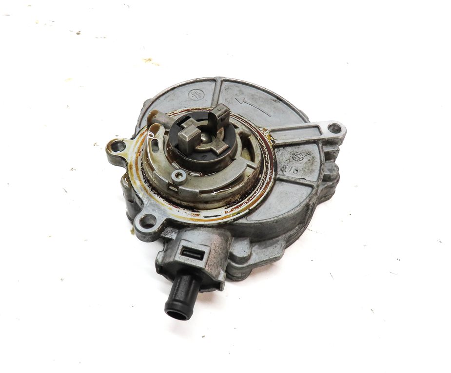 2011 PORSCHE CAYENNE S HYBRID (958) 3.0L (M06.EC) ENGINE BRAKE VACUUM PUMP