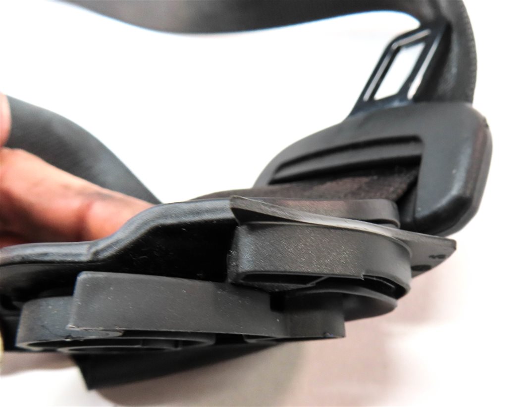 Thumbnail 6: 2011 PORSCHE CAYENNE S HYBRID (958) REAR LEFT SEAT SEATBELT RETRACTOR (BLACK)