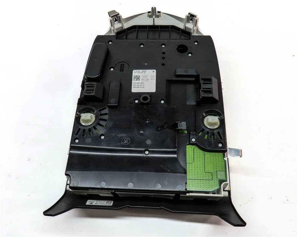 Thumbnail 5: 2011 PORSCHE CAYENNE HYBRID (958) FRONT CENTER ROOF PRIMARY DOME LIGHT (BLACK)