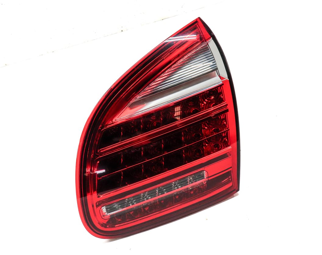 Thumbnail 3: 2011-2014 PORSCHE CAYENNE (958) RIGHT PASSENGER INNER TAILLIGHT LIGHT LAMP