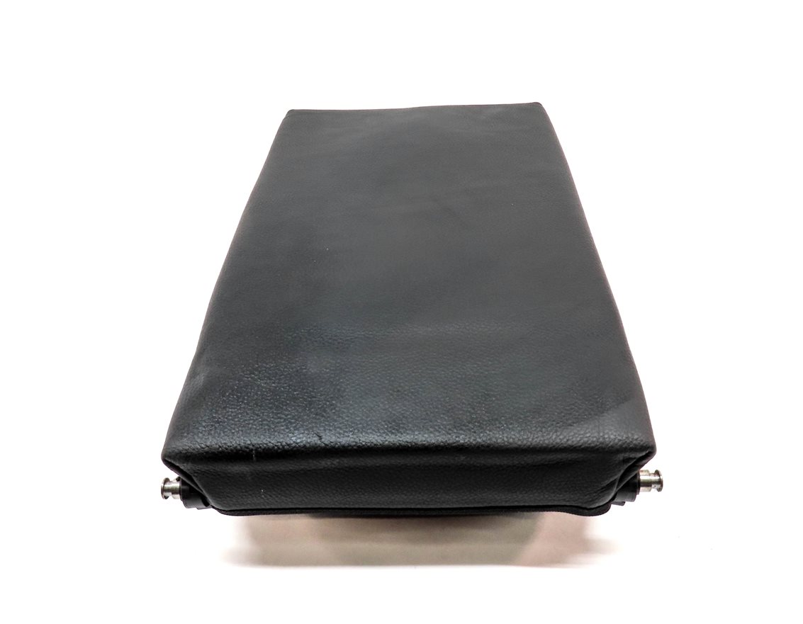 Thumbnail 5: 11-18 PORSCHE CAYENNE (958) REAR SEAT CENTER FOLD DOWN ARM REST ARMREST (Black)
