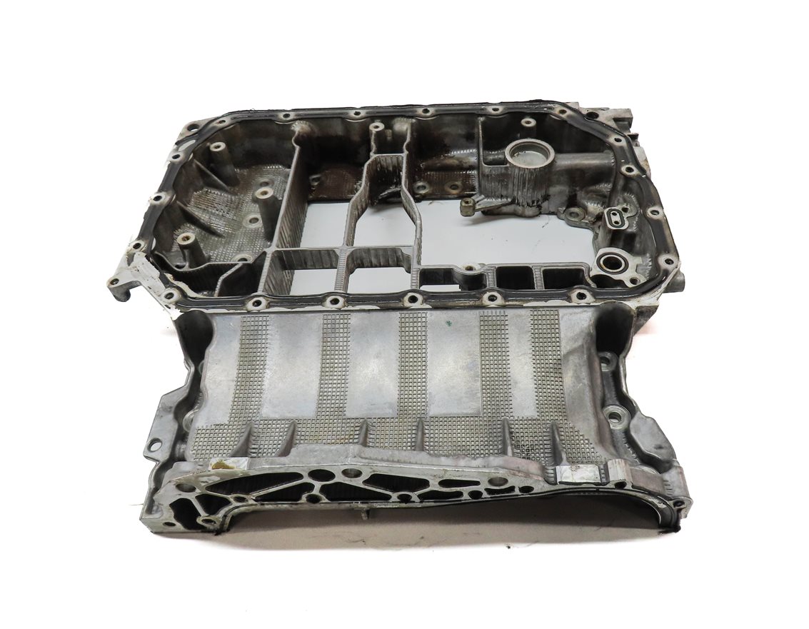 Thumbnail 2: 2011 PORSCHE CAYENNE (958) 3.0L (M06.EC) HYBRID UPPER ENGINE OIL PAN