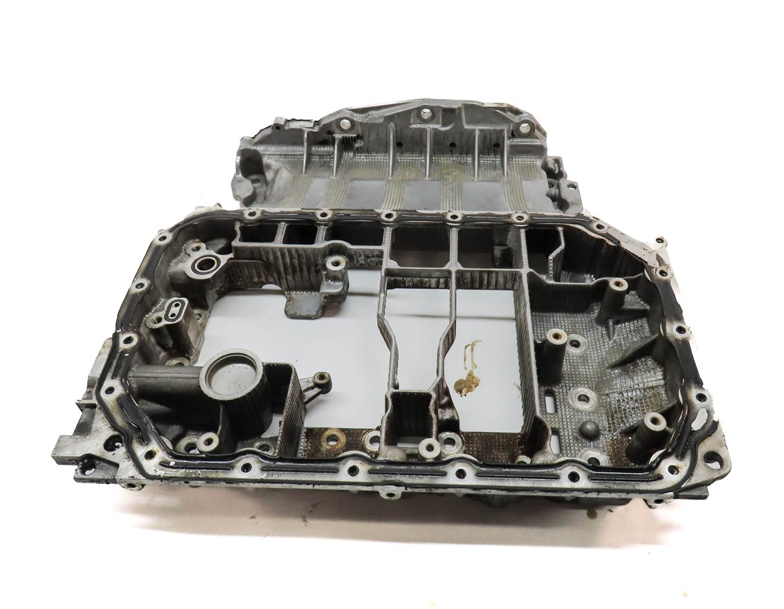 Thumbnail 5: 2011 PORSCHE CAYENNE (958) 3.0L (M06.EC) HYBRID UPPER ENGINE OIL PAN