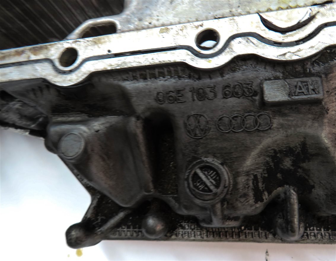 Thumbnail 8: 2011 PORSCHE CAYENNE (958) 3.0L (M06.EC) HYBRID UPPER ENGINE OIL PAN