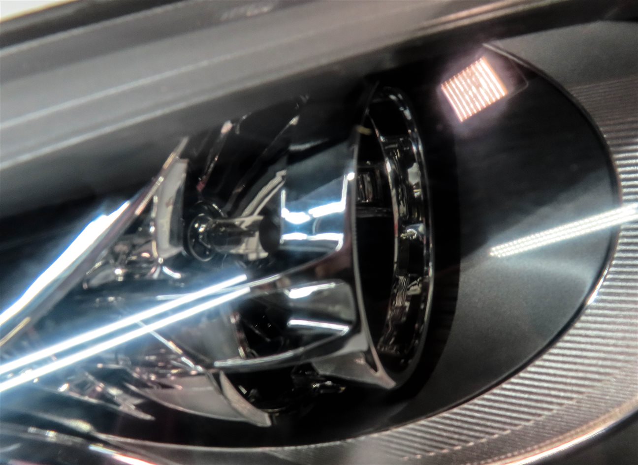 Thumbnail 9: 11-14 PORSCHE CAYENNE (958) RIGHT FRONT PASSENGER HID XENON HEADLIGHT LIGHT LAMP