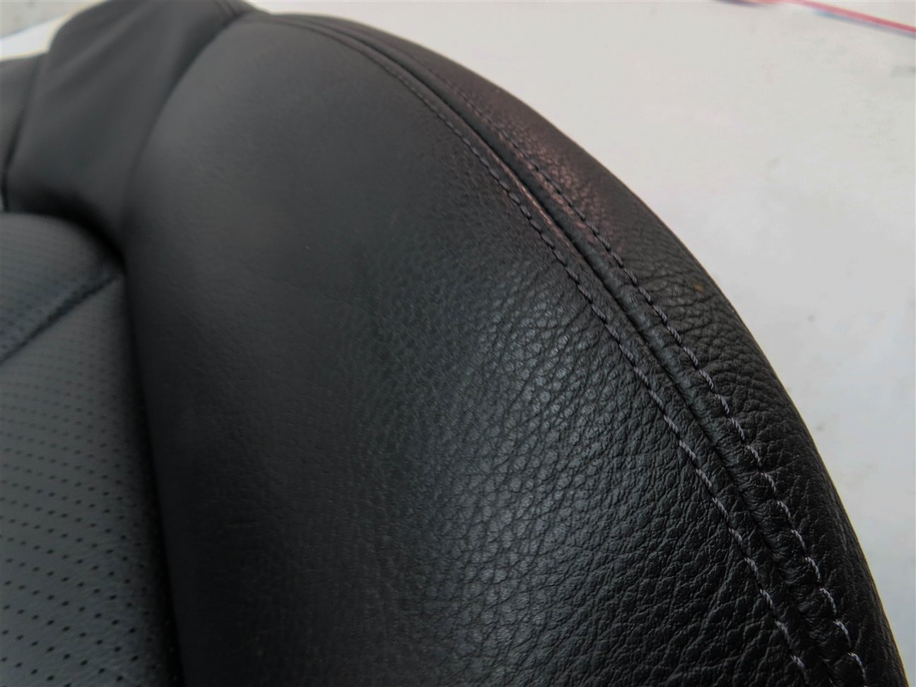 Thumbnail 8: 2011 PORSCHE CAYENNE HYBRID (958) FRONT RIGHT UPPER HEATED SEAT CUSHION (Black)