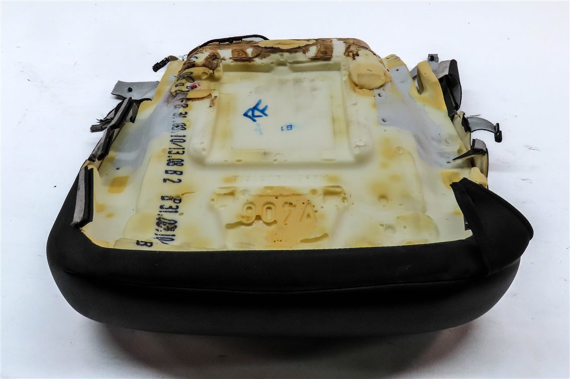 Thumbnail 5: 2011 PORSCHE CAYENNE HYBRID (958) FRONT RIGHT LOWER HEATED SEAT CUSHION (Black)