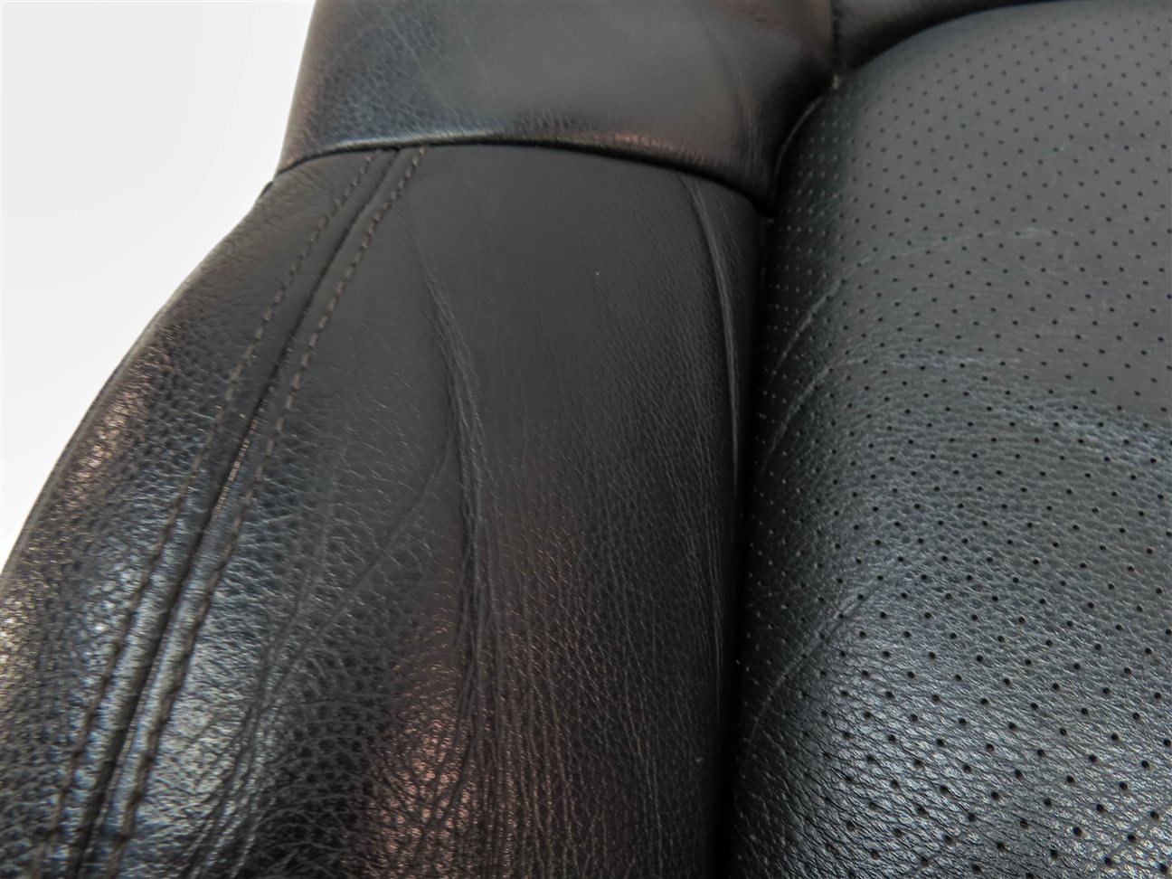 Thumbnail 7: 2011 PORSCHE CAYENNE HYBRID (958) FRONT RIGHT LOWER HEATED SEAT CUSHION (Black)