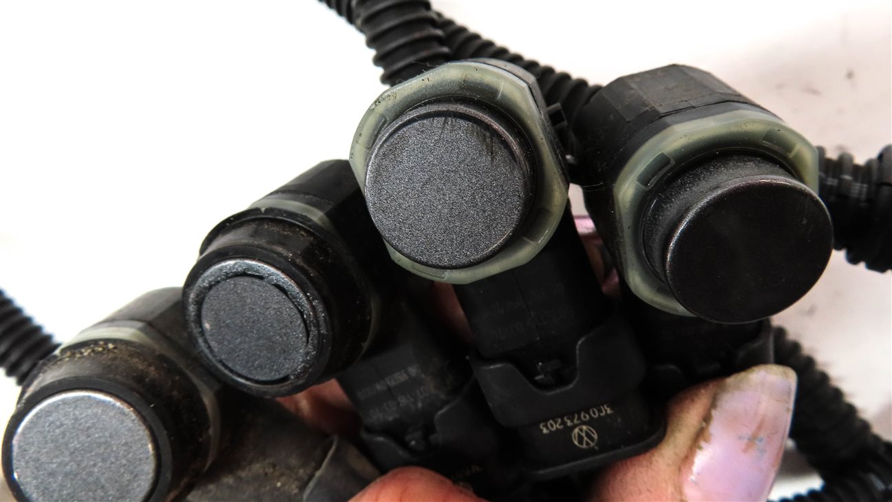 Thumbnail 6: 2011 PORSCHE CAYENNE (958) REAR PARK ASSIST PDC SENSOR SET 4 (Gray) & HARNESS