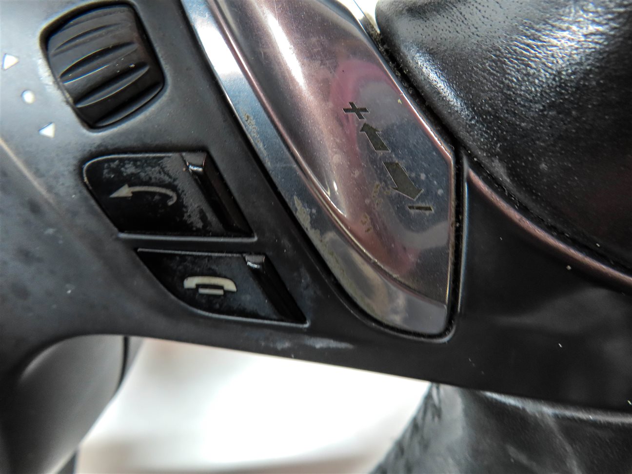 Thumbnail 9: 2011-2018 PORSCHE CAYENNE PANAMERA (958 970) HEATED SPORT 3 SPOKE STEERING WHEEL