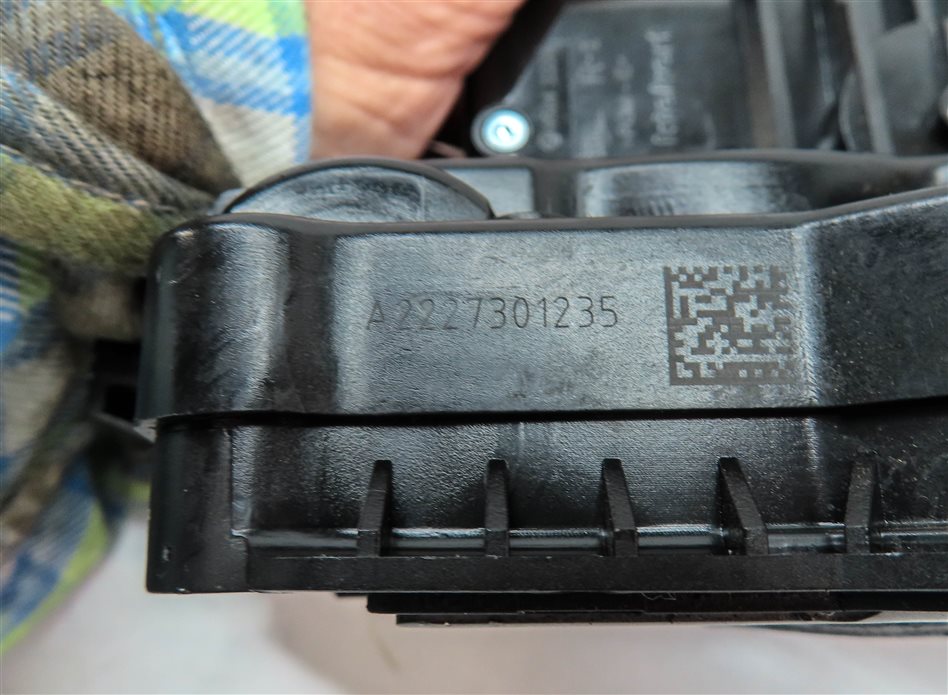 Thumbnail 9: 13-15 MERCEDES GL CLASS (X166) REAR RIGHT LOCK LATCH ACTUATOR & SOFT CLOSE MOTOR