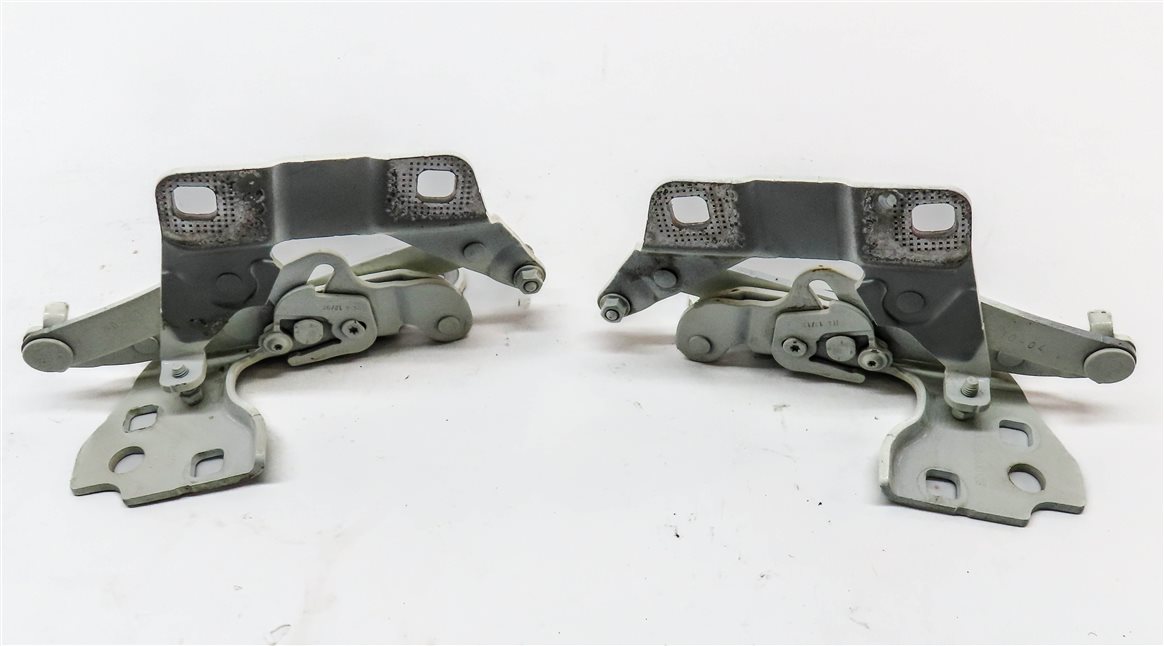 Thumbnail 4: 12-19 MERCEDES GL ML (W166 X166) FRONT LEFT & RIGHT HOOD HINGE SET (White)
