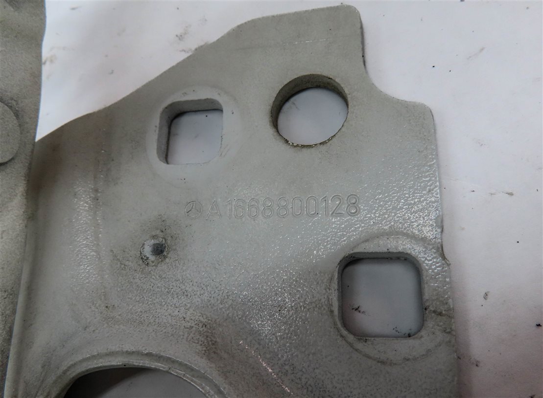 Thumbnail 7: 12-19 MERCEDES GL ML (W166 X166) FRONT LEFT & RIGHT HOOD HINGE SET (White)
