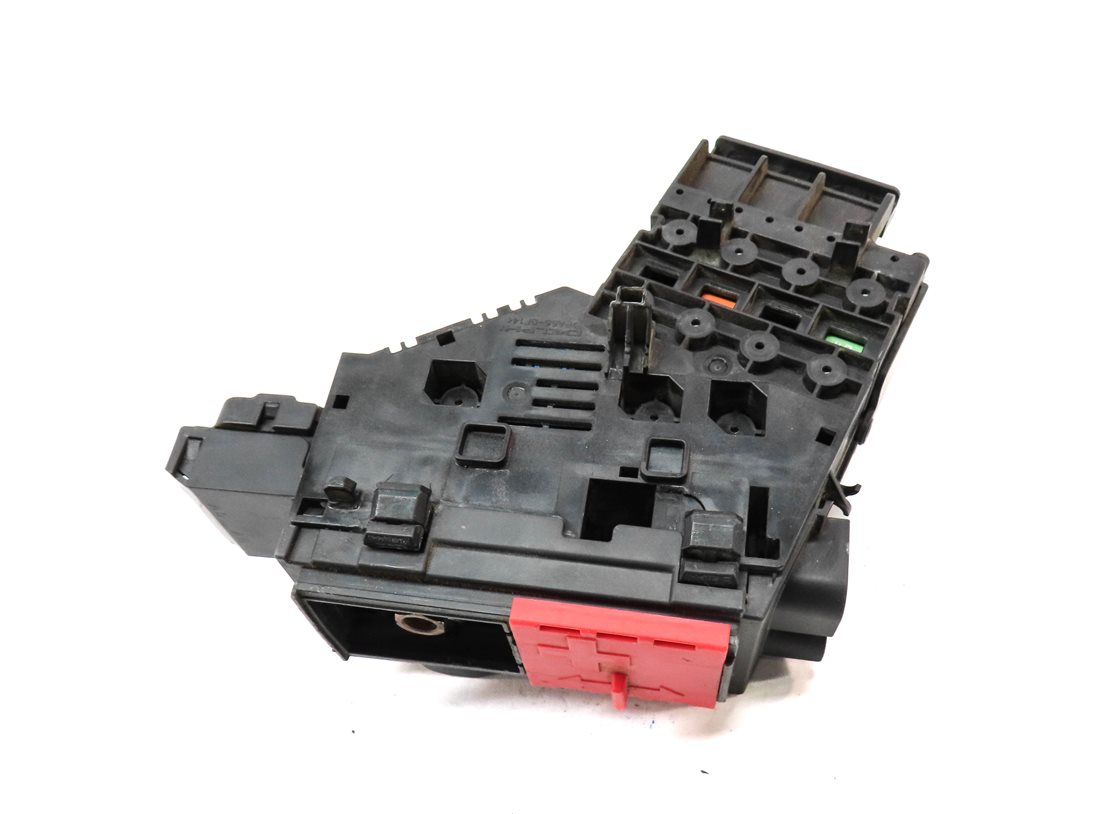 Thumbnail 5: 2013 MERCEDES GL350 (X166) RELAY POWER JUNCTION JUMP BOX TERMINAL POST