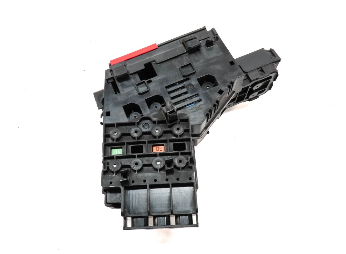 Thumbnail 6: 2013 MERCEDES GL350 (X166) RELAY POWER JUNCTION JUMP BOX TERMINAL POST