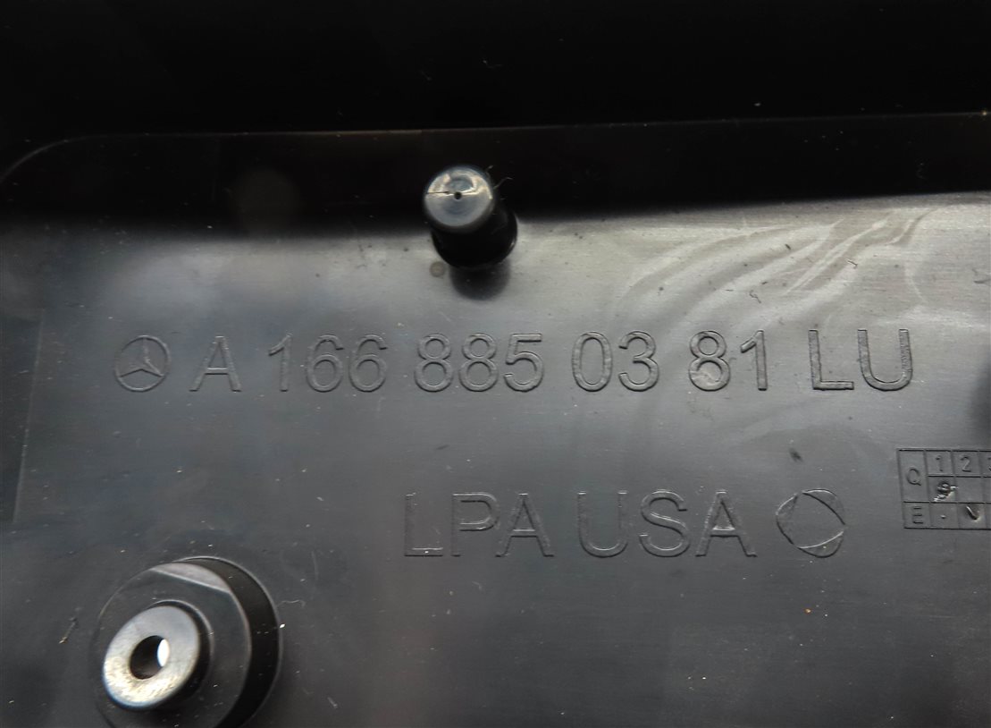 Thumbnail 6: 2013 MERCEDES GL350 (X166) FRONT LICENSE PLATE MOUNT BRACKET